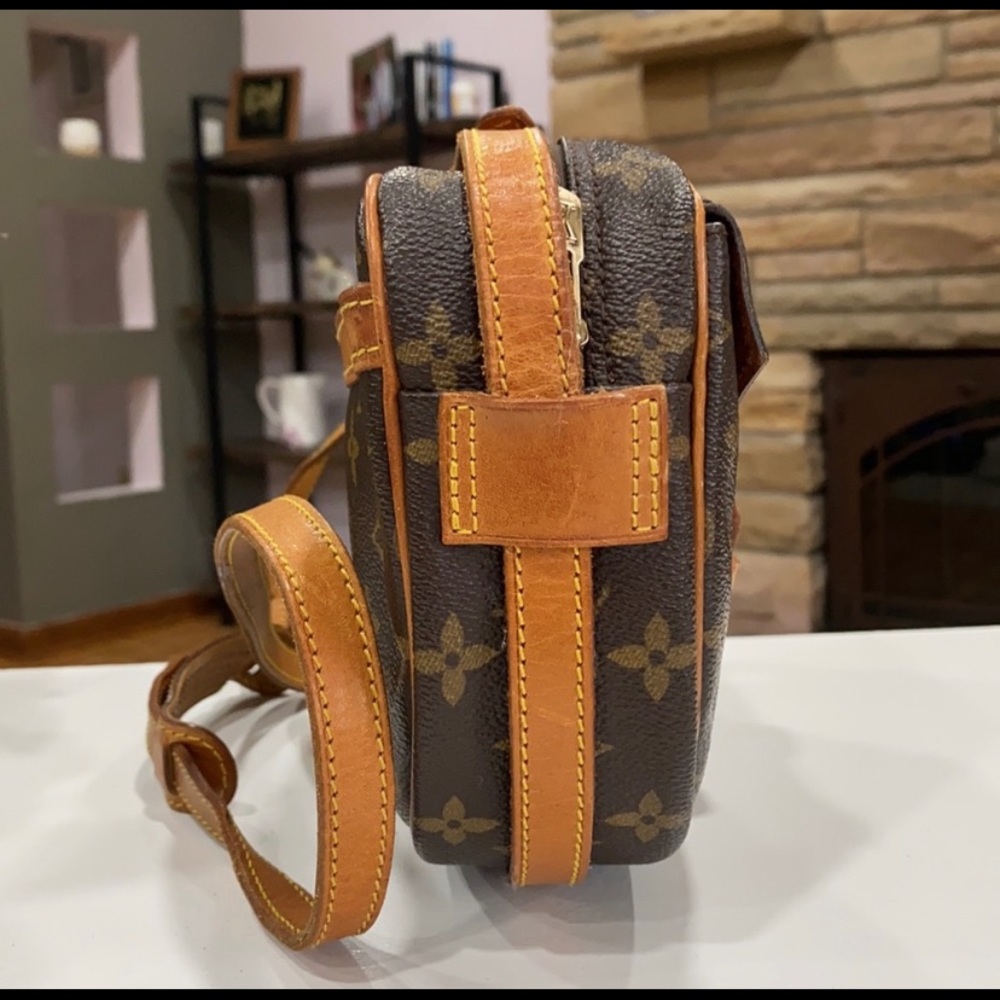 Authentic Lv - image 4